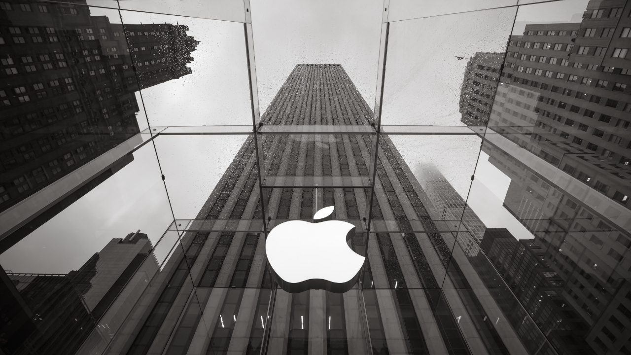 Apple, katlanabilir iPhone için geç mi kaldı?