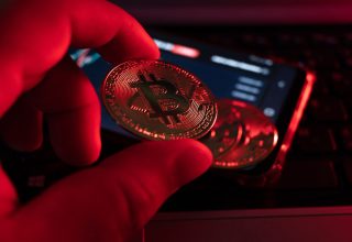 Çöküşü Bilen Analistten Uyarı: Bitcoin ve Solana’da Yeni Dipler Görülebilir!